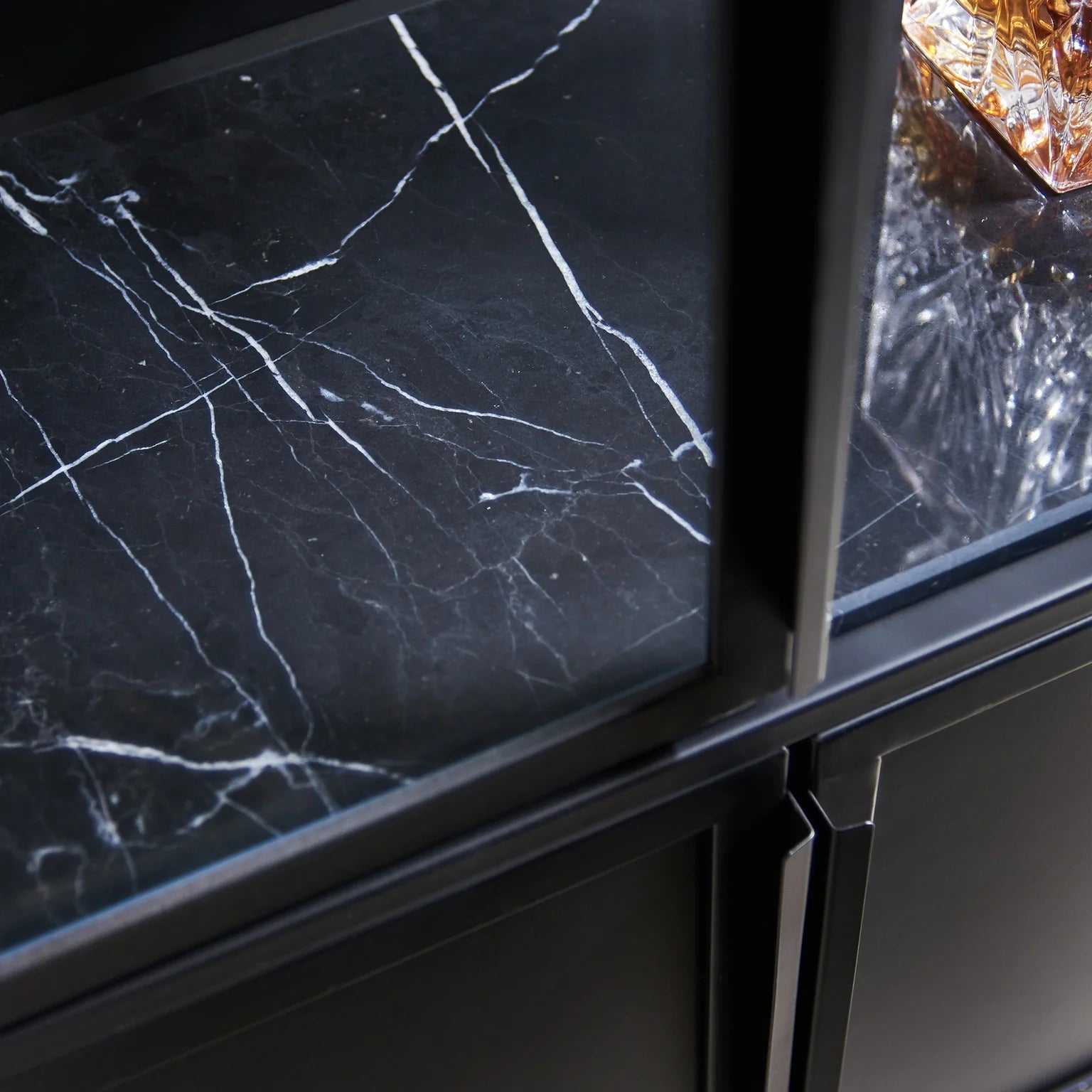 Mason II Vitrinenschrank H185